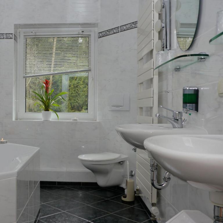 Naturparkhotel Haus Hubertus Kurort Oybin Phòng bức ảnh